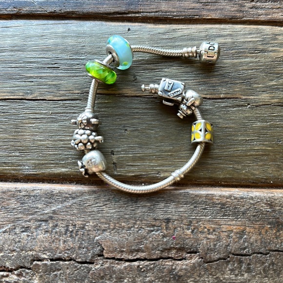 Pandora bracelet 7.5” with 8 beads - Picture 4 of 7